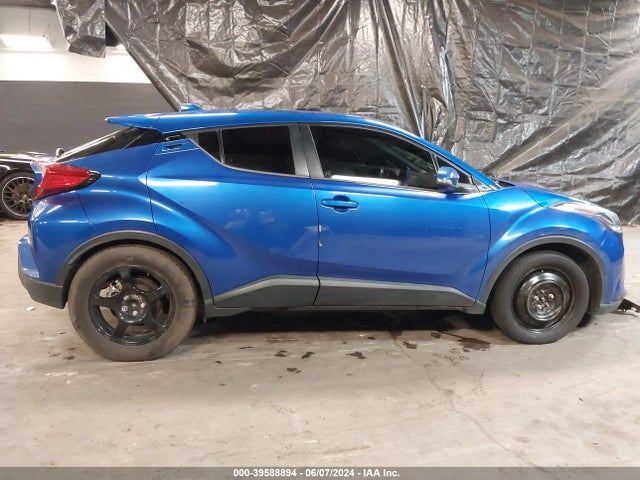 Toyota C-HR XLE 2020 NMTKHMBX7LR115441 Image 13