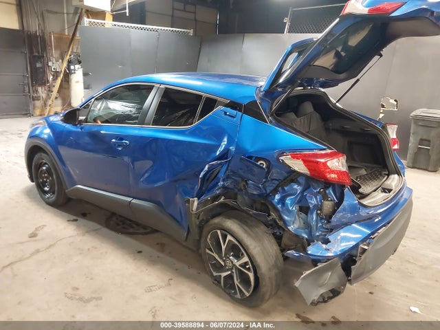 Toyota C-HR XLE 2020 NMTKHMBX7LR115441 Image 3