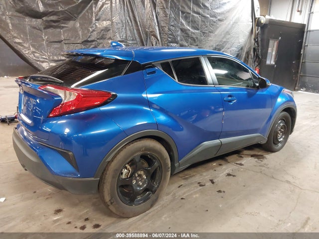Toyota C-HR XLE 2020 NMTKHMBX7LR115441 Image 4