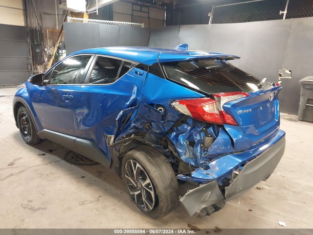 Toyota C-HR XLE 2020 NMTKHMBX7LR115441 Image 6