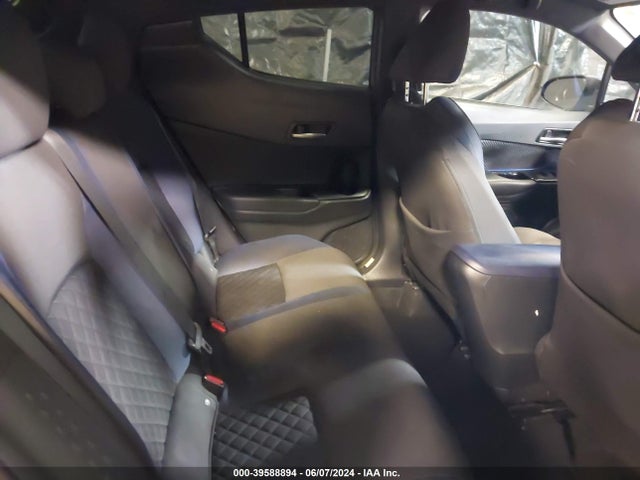 Toyota C-HR XLE 2020 NMTKHMBX7LR115441 Image 8