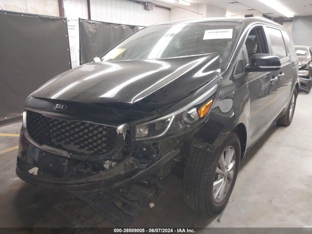 KIA SEDONA LX 2016 KNDMB5C12G6178450 Image 2