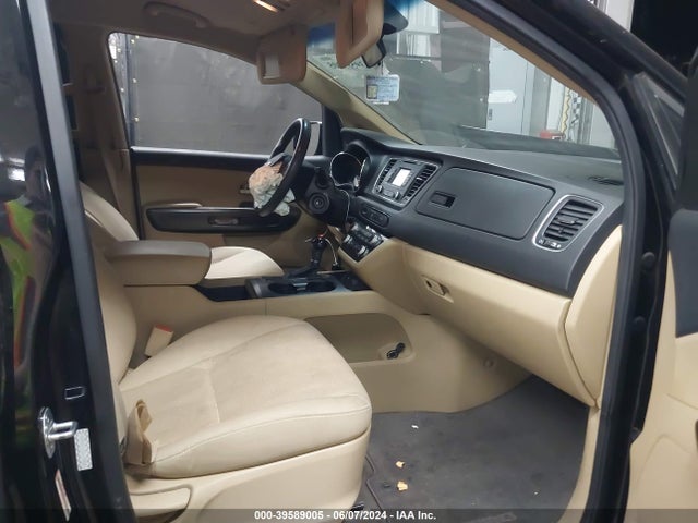 KIA SEDONA LX 2016 KNDMB5C12G6178450 Image 5