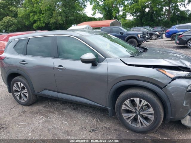 5N1BT3BA8NC691061 Nissan Rogue Sv Fwd