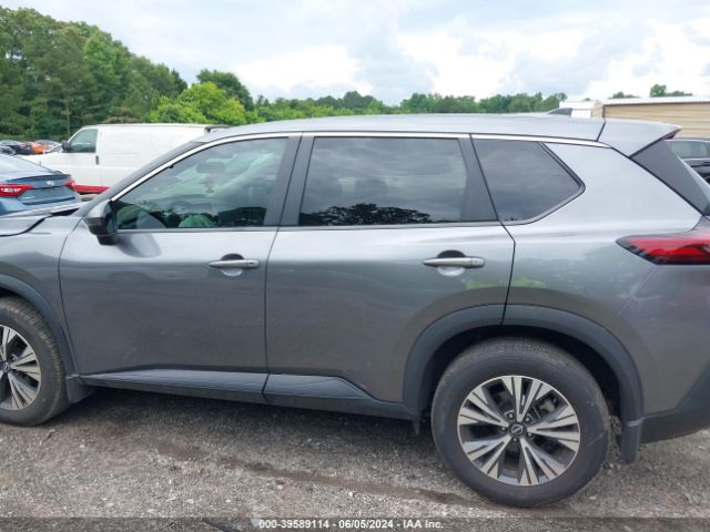 5N1BT3BA8NC691061 Nissan Rogue Sv Fwd