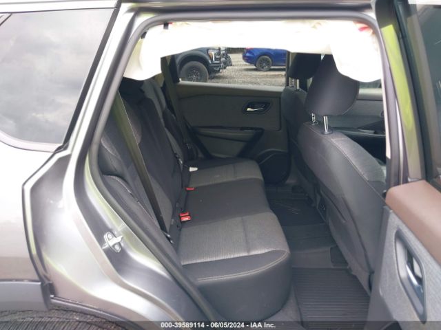 5N1BT3BA8NC691061 Nissan Rogue Sv Fwd