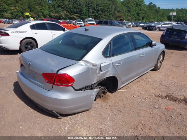 1VWAT7A30FC034537 Volkswagen Passat 1.8t Wolfsburg Edition