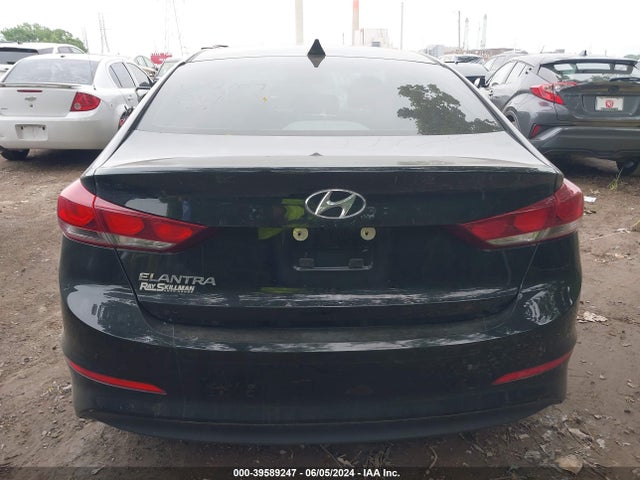 Hyundai Elantra Value Edition 2018 5NPD84LF2JH402169 Image 16