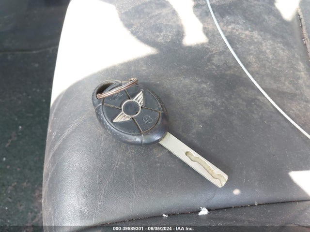 2005 MINI COOPER S WMWRE33515TL14941 Photo 10