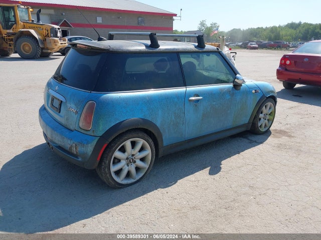 2005 MINI COOPER S WMWRE33515TL14941 Photo 3