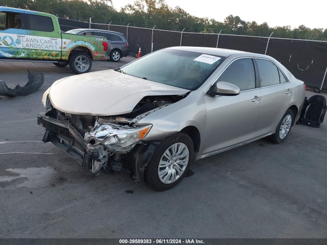 Toyota CAMRY LE 2014 4T4BF1FK0ER410952 Image 2