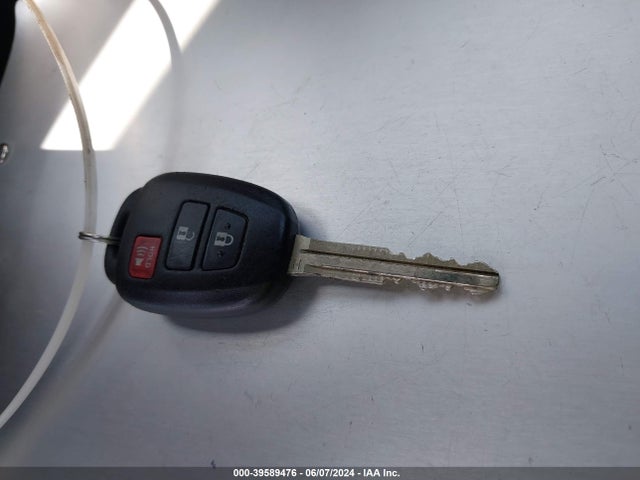 Toyota RAV4 LE 2017 2T3ZFREV8HW395390 Image 11