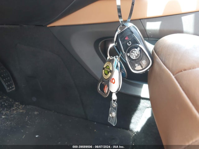 Buick Enclave Essence 2018 5GAERBKW8JJ133210 Image 11