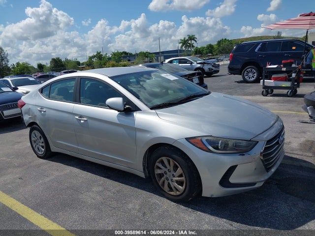 2017 5NPD74LF2HH100152 main image