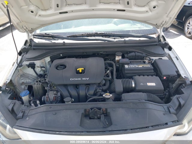 Hyundai ELANTRA SE 2017 5NPD74LF2HH100152 Image 10