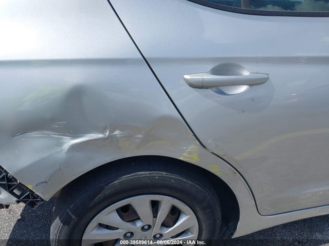 Hyundai ELANTRA SE 2017 5NPD74LF2HH100152 Image 12