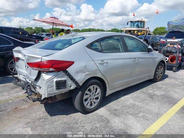 Hyundai ELANTRA SE 2017 5NPD74LF2HH100152 Image 4