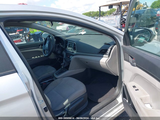 Hyundai ELANTRA SE 2017 5NPD74LF2HH100152 Image 5