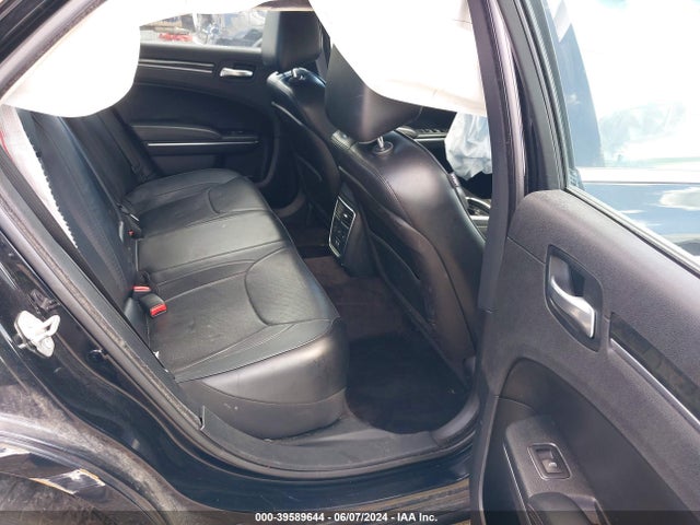 2C3CCAKG7GH261785 Chrysler 300c Awd