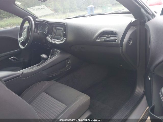 2C3CDZAG5HH640671 Dodge Challenger Sxt