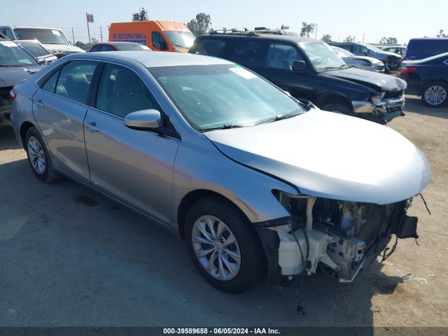 Toyota CAMRY LE 2015 4T4BF1FK2FR459992 zdjęcie główne