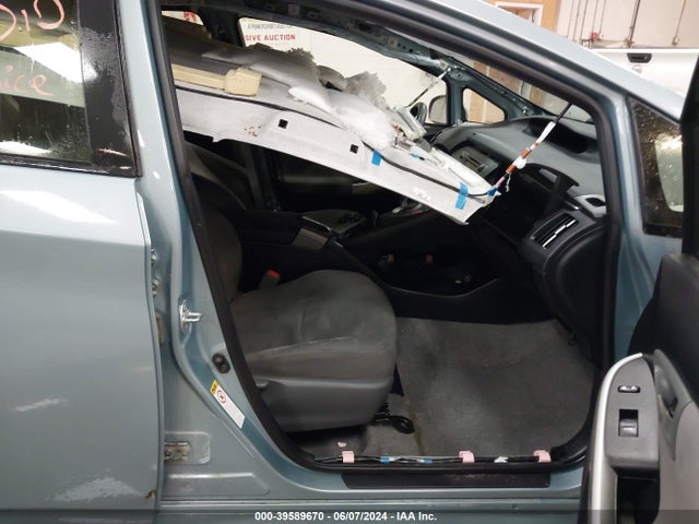 Toyota Prius Two 2015 JTDKN3DU7F1967586 Image 5