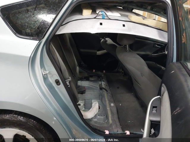 Toyota Prius Two 2015 JTDKN3DU7F1967586 Image 8