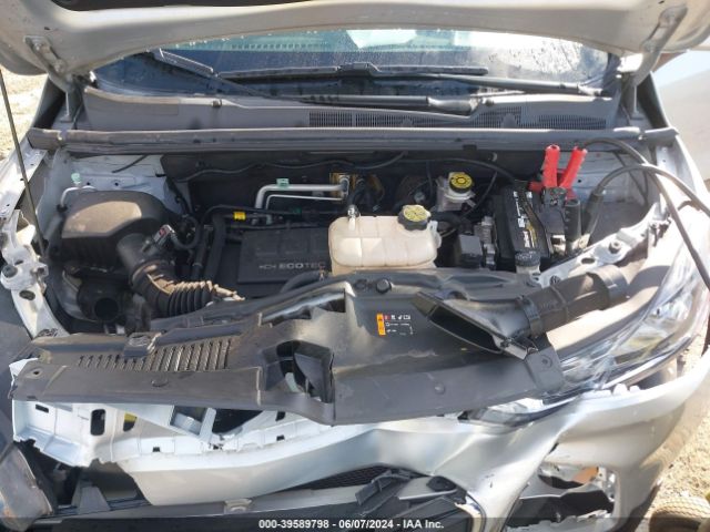 KL7CJKSB0JB607457 Chevrolet TRAX LS