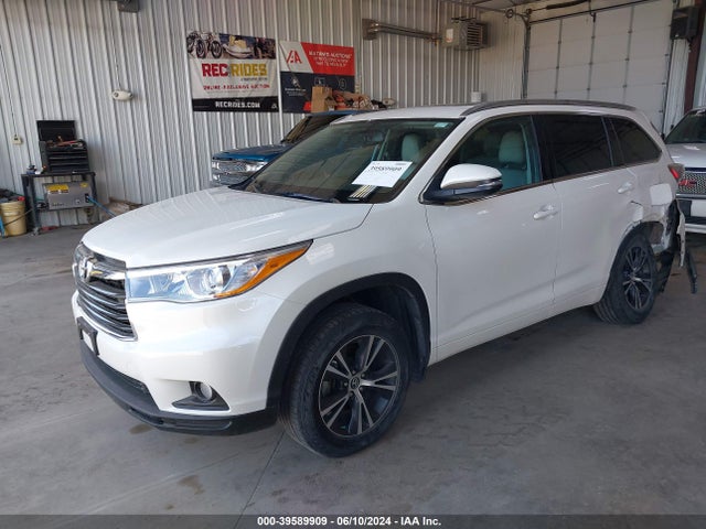 Toyota Highlander Xle V6 2016 5TDJKRFH9GS303950 Image 2