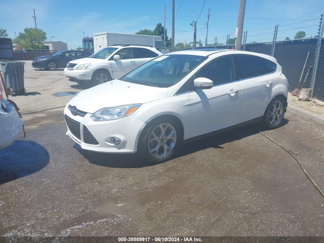 Ford Focus Titanium 2014 1FADP3N25EL130764 Image 2