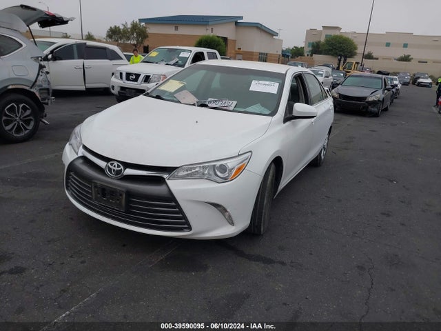 Toyota CAMRY LE 2016 4T4BF1FK9GR565440 Image 2