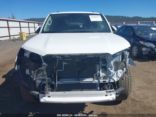 Toyota 4RUNNER SR5 2023 JTEEU5JR2P5302693 Image 13