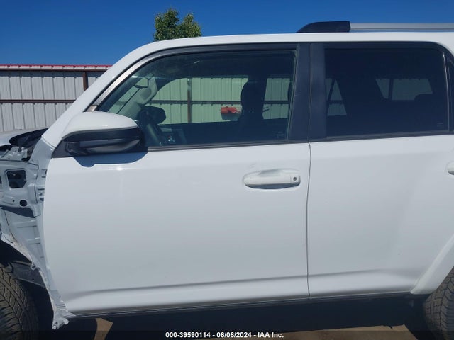 Toyota 4RUNNER SR5 2023 JTEEU5JR2P5302693 Image 15