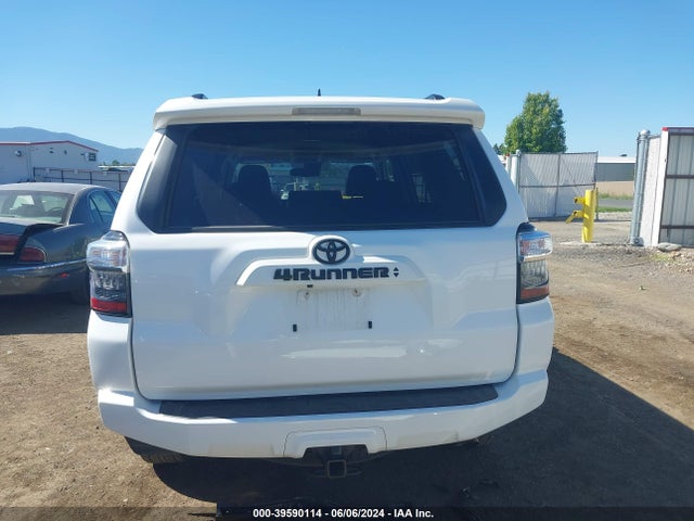 Toyota 4RUNNER SR5 2023 JTEEU5JR2P5302693 Image 17