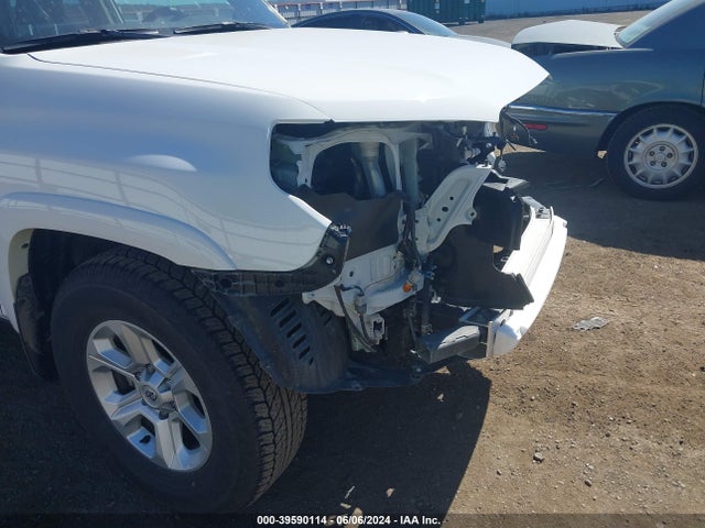 Toyota 4RUNNER SR5 2023 JTEEU5JR2P5302693 Image 19