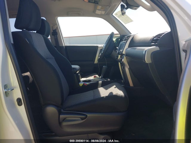 Toyota 4RUNNER SR5 2023 JTEEU5JR2P5302693 Image 5