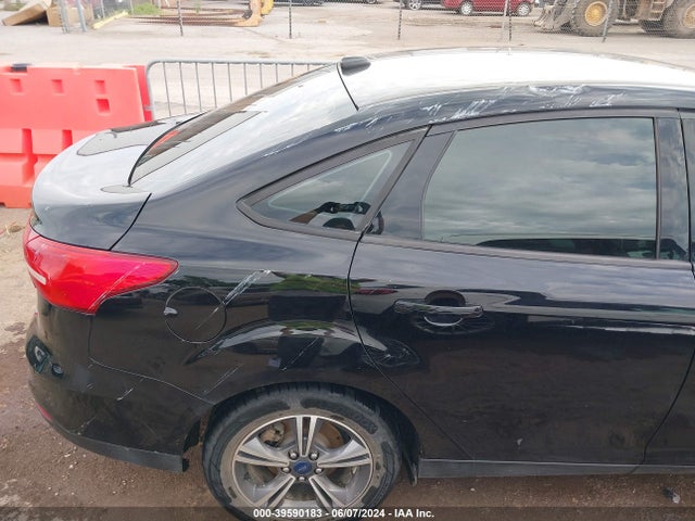 Ford FOCUS SE 2018 1FADP3FE3JL259928 Image 6