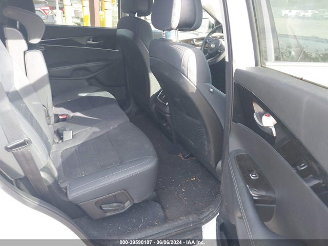 KIA Sorento 3.3l Lx 2017 5XYPG4A55HG213723 Image 8