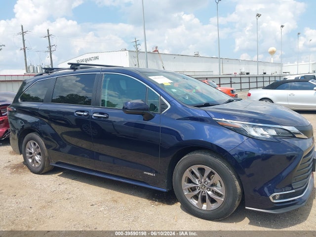 Toyota SIENNA XLE 2021 5TDYRKEC8MS028929 Image 13