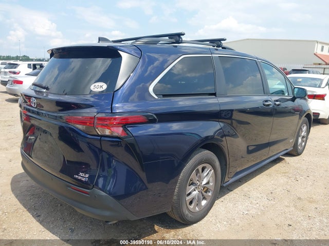 Toyota SIENNA XLE 2021 5TDYRKEC8MS028929 Image 4
