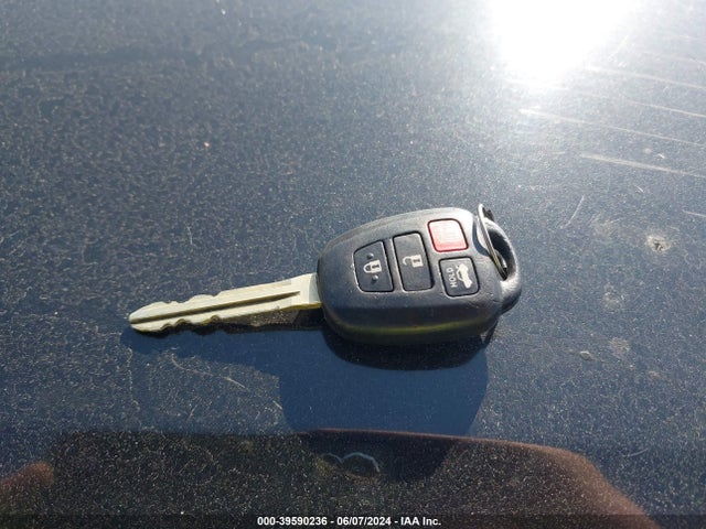 Toyota COROLLA LE 2015 5YFBURHE3FP312247 Image 11