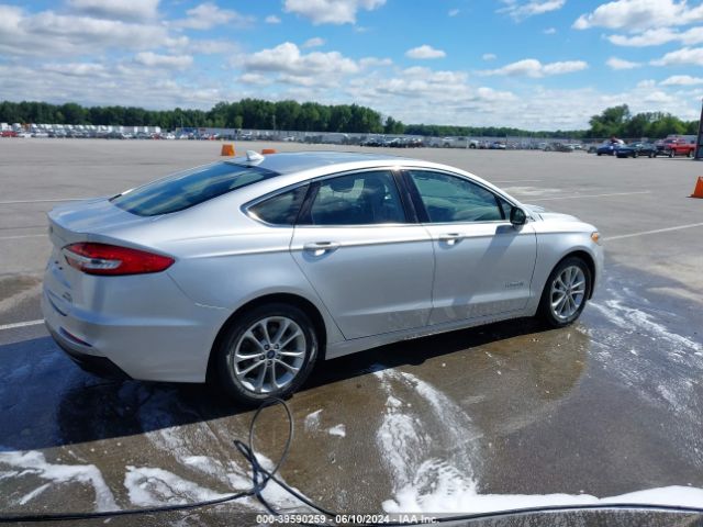 3FA6P0MUXKR180857 Ford Fusion Hybrid Sel