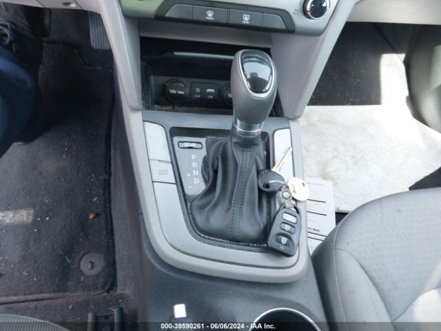 5NPD84LF5JH222698 Hyundai ELANTRA SEL