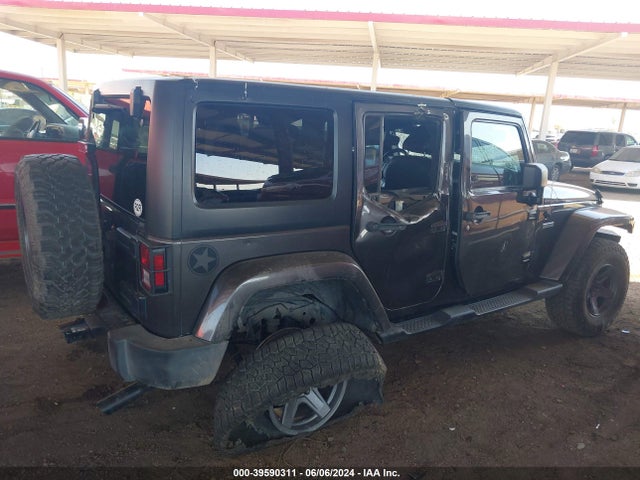 1C4BJWDG9GL167563 Jeep Wrangler Unlimited Freedom
