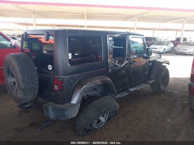 1C4BJWDG9GL167563 Jeep Wrangler Unlimited Freedom