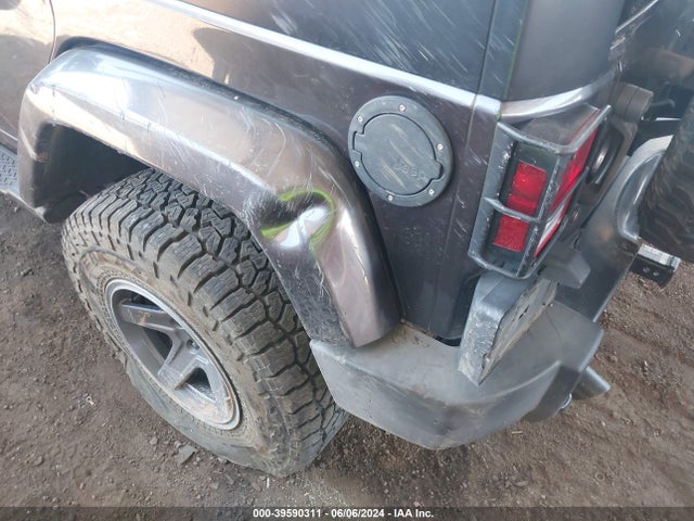 1C4BJWDG9GL167563 Jeep Wrangler Unlimited Freedom