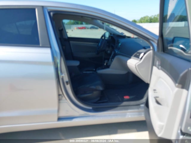 Hyundai ELANTRA SE 2017 5NPD84LF1HH181559 Image 5