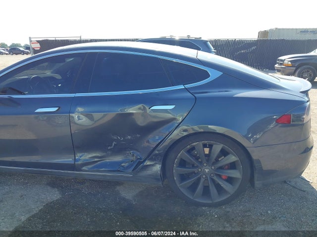 5YJSA1H17EFP55731 Tesla Model S P85
