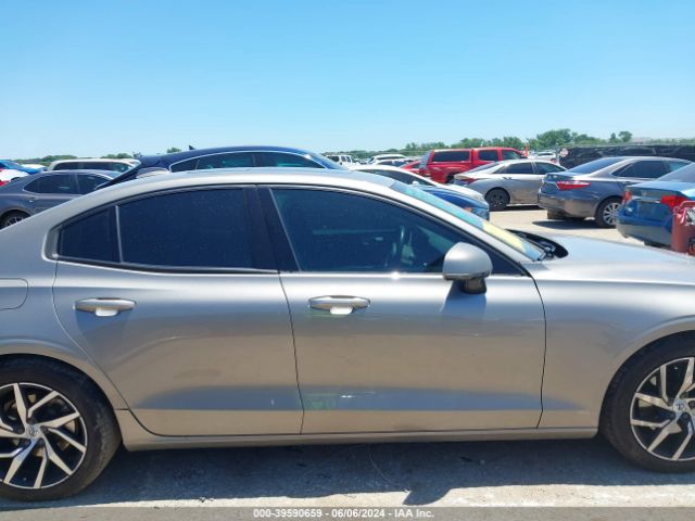7JR102FKXKG018171 Volvo S60 T5 Momentum