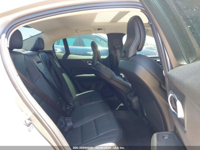 7JR102FKXKG018171 Volvo S60 T5 Momentum